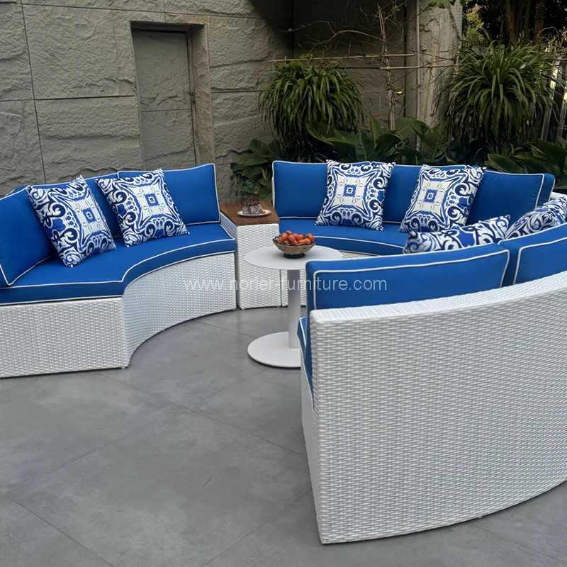 Прилагодено мебел на отворено pe rattan тросед