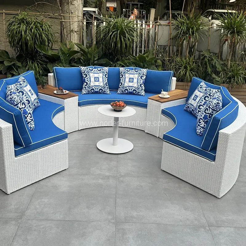 Прилагодено мебел на отворено pe rattan тросед