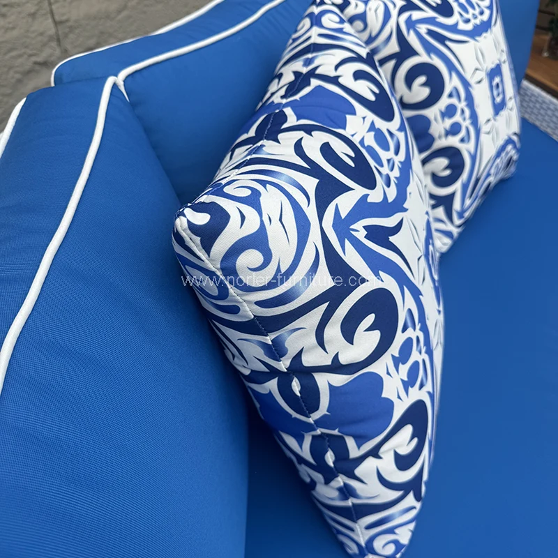 Прилагодено мебел на отворено pe rattan тросед