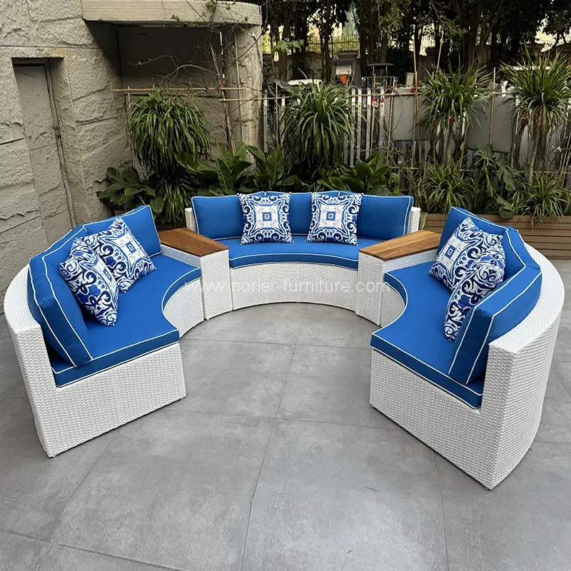 Прилагодено мебел на отворено pe rattan тросед