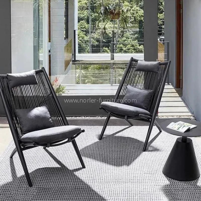 Модерен едноставен ткаени балкон сет на отворено